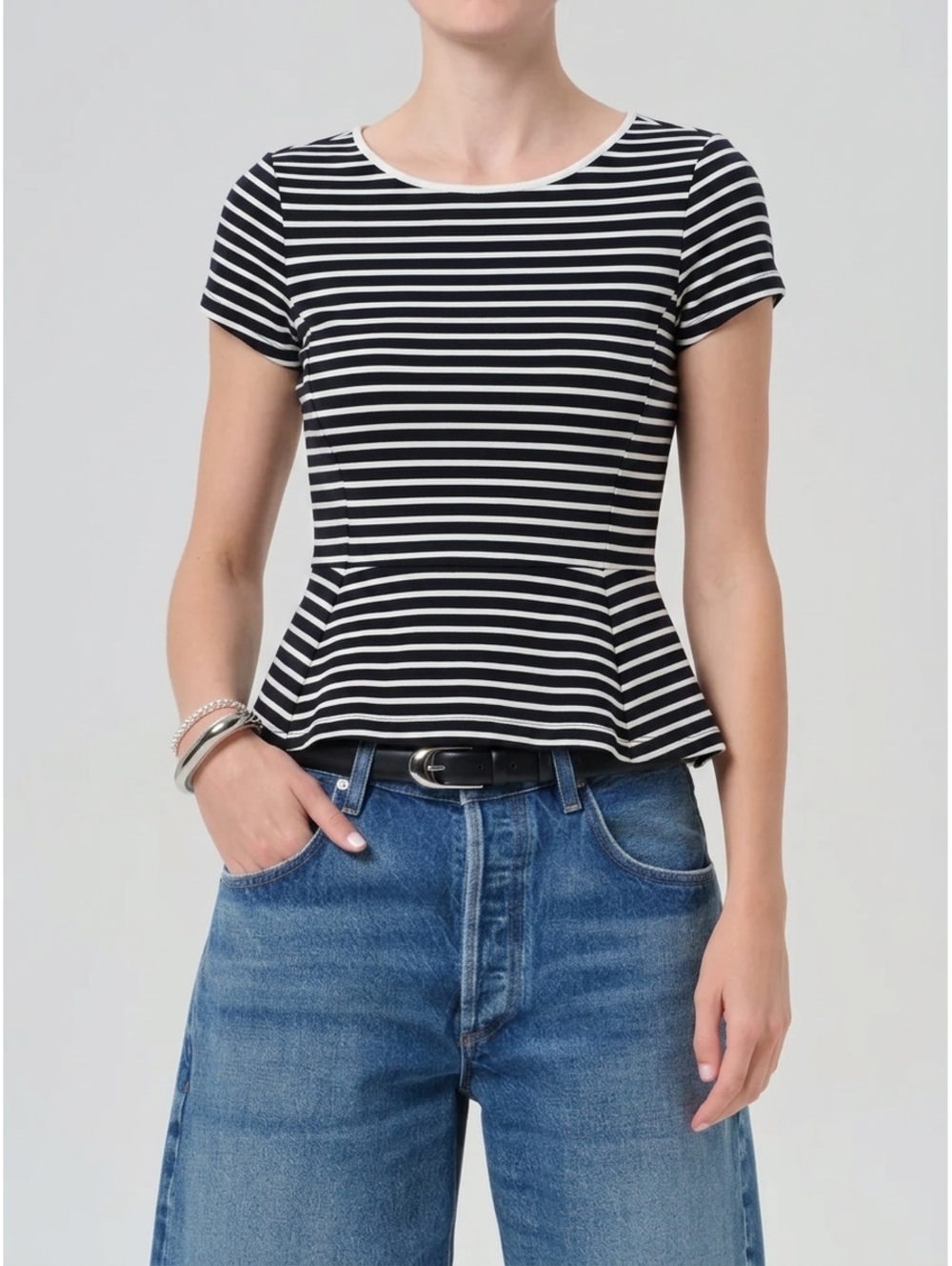Theory Navy & Ivory Striped Peplum Top Crew Neck Short Sleeve Hidden Zip Size 8